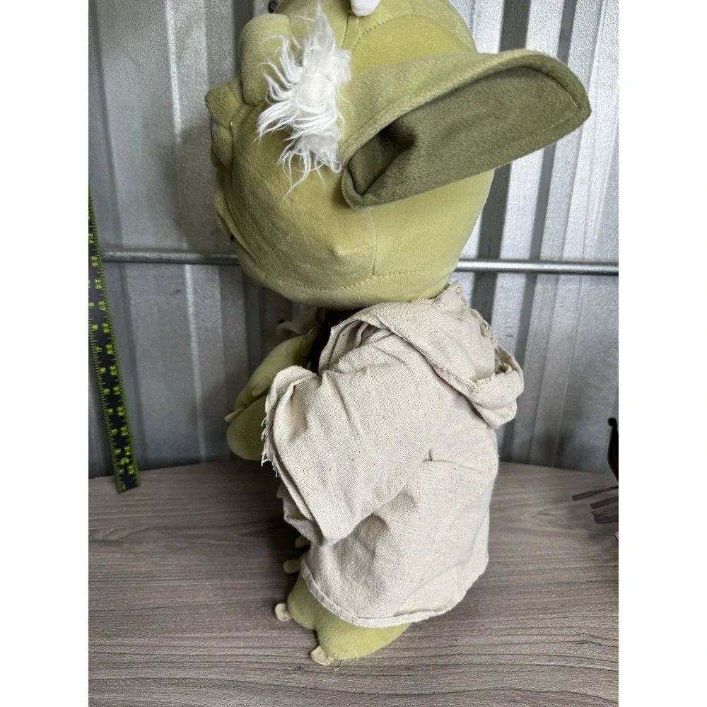 Star Wars Disney Gemmy Yoda 21